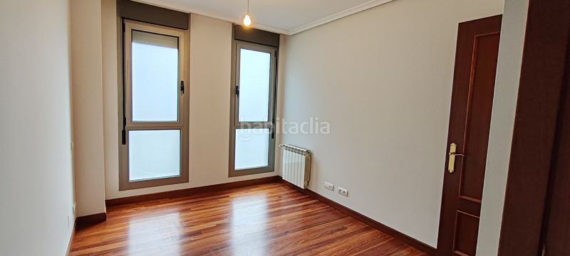 Foto 845ebc9c-6989-4030-be6a-32db88111271. Rent flat with heating parking in Peñacastillo - Nueva Montaña Santander