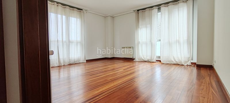 Foto cf1f02da-134d-4ada-aedd-31fa075b1341. Rent flat with heating parking in Peñacastillo - Nueva Montaña Santander