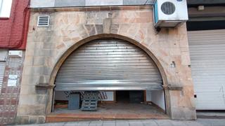 Local commercial  Calle sierra donesteve. Local con salida de humos astillero