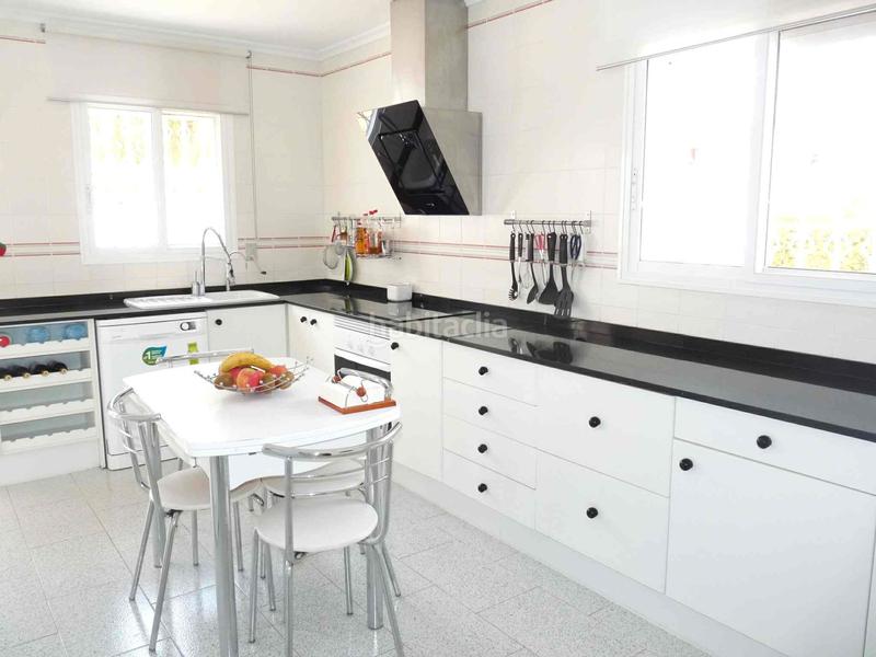 Foto 91592a9e-ef46-40bf-9462-f05c05bd4327. Rent chalet with fireplace parking pool in El Montgó Dénia