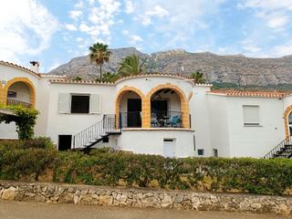 Casa adossada a Carrer de la pansa 204. Acogedor chalet adosado en la zona del montgó por 255.000!