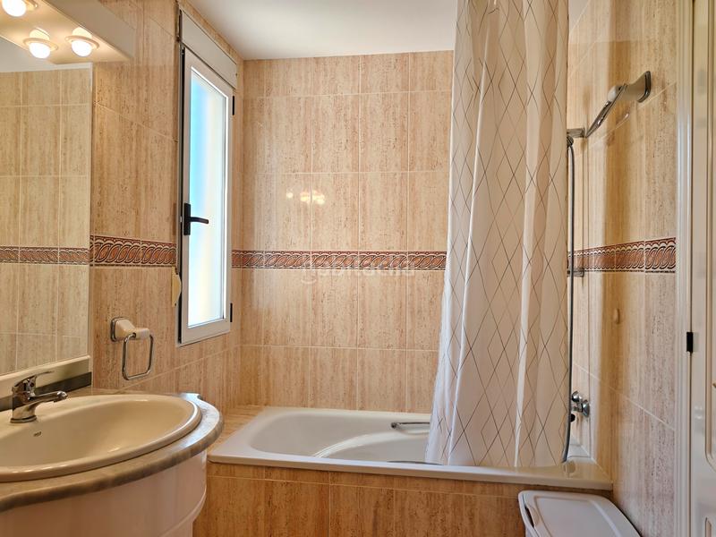 Foto 0b3dc672-8a96-42aa-a4b6-e42d8703dc64. Appartement in carrer assagador de la marjal 24 in Dénia