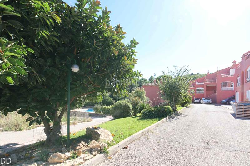 Foto c24e2ea3-6d95-460b-badc-34d5c68e3e62. Maison jumelée avec piscine dans El Montgó Dénia