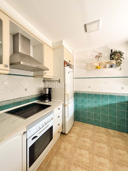 Foto 44eeb83f-4a8a-4fb2-a8f2-a5d968a6f25c. Apartamento en carretera de les marines a Dénia 35 atico cerca del mar y centro en Dénia