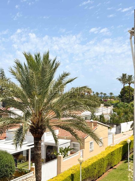 Foto 79bdbbe2-fdfc-4d6a-93f7-fcbb01ee9e5a. Apartamento en carretera de les marines a Dénia 35 atico cerca del mar y centro en Dénia