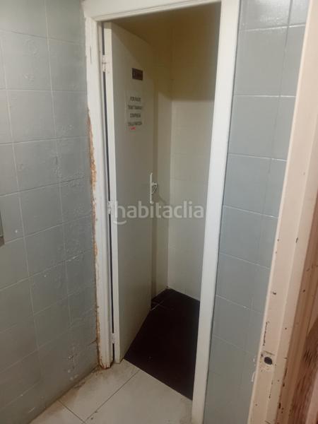 Foto f72ba4d9-9519-49d0-ab2f-585a3c776cd1. Local comercial en Prosperitat Barcelona