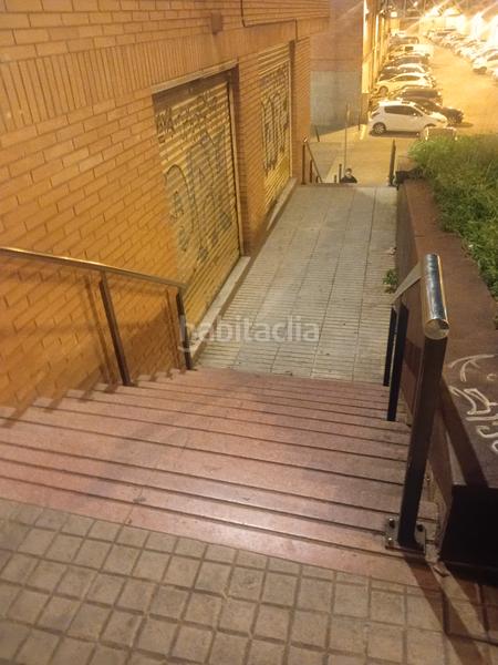 Foto b324c82b-2d99-45c4-b4aa-66afab29e83c. Location local commercial dans Porta Barcelona