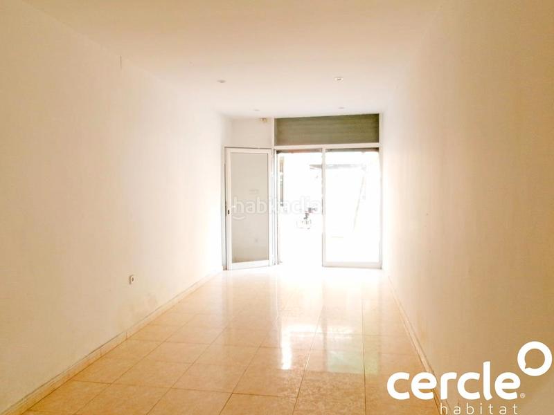 Foto 33bd44f2-2d70-4d86-94ca-30437b51d256. Lloguer local comercial a Porta Barcelona