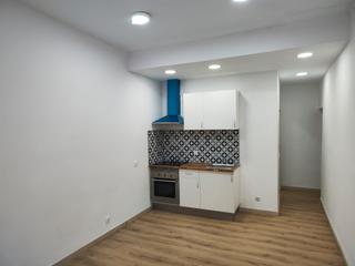 Local Comercial  Carrer del planeta mart. Local vivienda recin reformado.