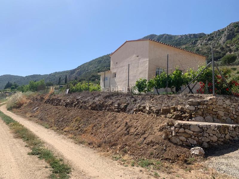 Foto f5cbc93e-b566-4e93-98e5-3362fc6397fa. Casale con parcheggio in Alfarnate