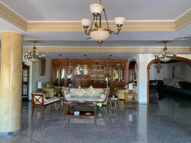 Foto 9a07faa5-ab35-42eb-a4d8-7f9c85c0697f. Chalet mit parking pool in Zona Centro Comercial Torrequebrada Benalmádena