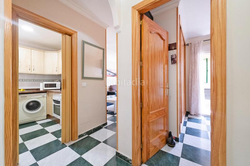 Foto e9e0d443-96cd-45d5-8a83-56336c5295e4. Planta baja oportunidad única tu refugio a pasos de la playa! en Nerja