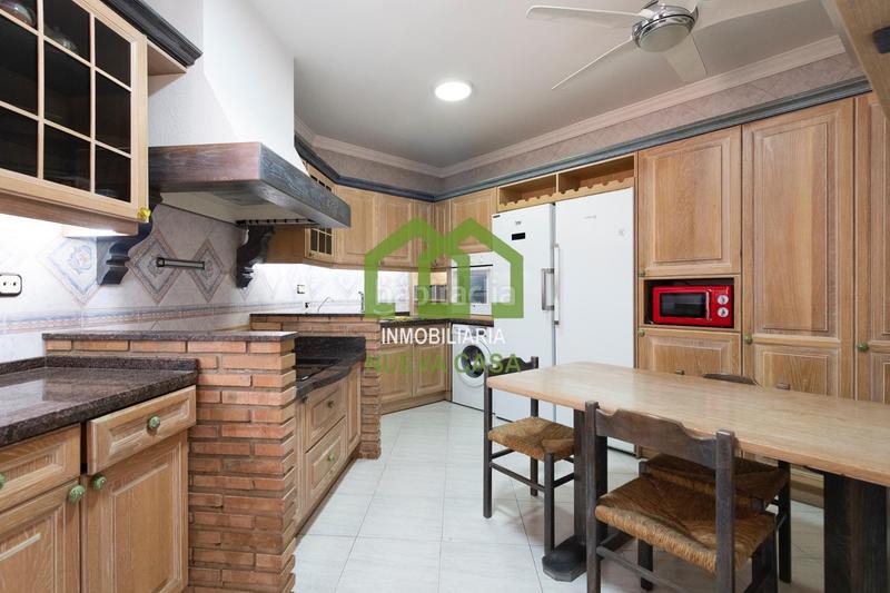 Foto 809cdd0c-fa25-46b2-ad0b-81f4cf6d6774. Chalet  en venta en pedregalejo tu hogar junto al mar! en Málaga