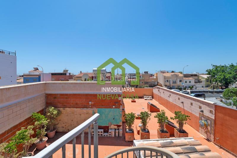 Foto 930dd926-98df-48b7-94de-eb457684d1eb. Chalet  en venta en pedregalejo tu hogar junto al mar! en Málaga