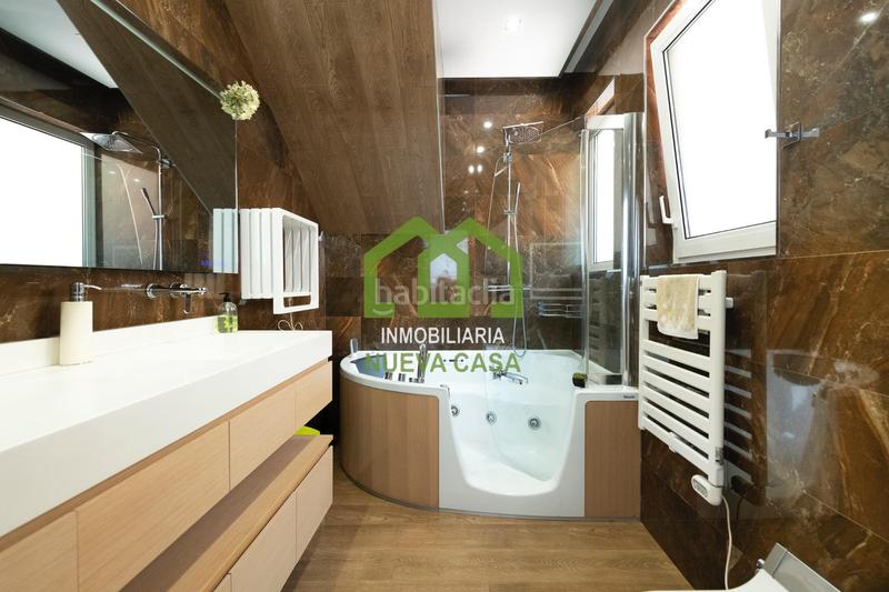 Foto e0fbd3a4-5ea4-4006-b8a8-70329cfac8af. Chalet  en venta en pedregalejo tu hogar junto al mar! en Málaga