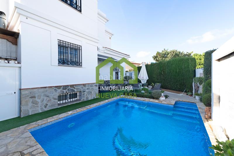 Foto 587e7bef-eecc-4958-b10c-df781998230a. Chalet con camino riscaldamento parcheggio piscina in Alhaurín de la Torre