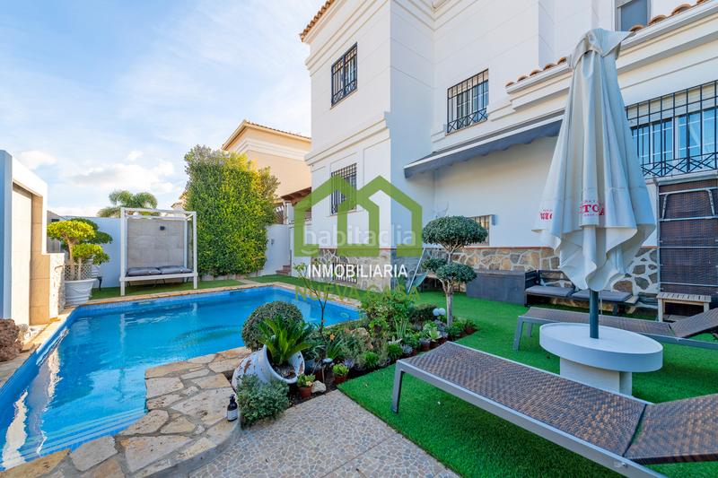 Foto 5d7a38c8-27bb-4d1c-8694-977576c91356. Chalet con camino riscaldamento parcheggio piscina in Alhaurín de la Torre