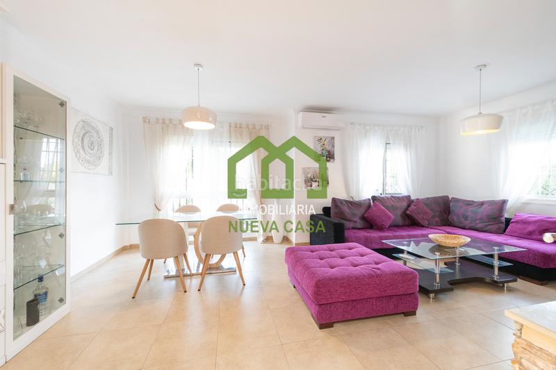 Foto b6b5534f-a505-41b8-85d6-078e07a9abd6. Chalet con camino riscaldamento parcheggio piscina in Alhaurín de la Torre