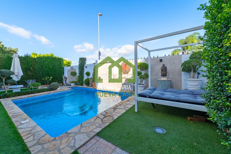 Foto c7aec451-bc1b-4e9f-8e31-6f0b7d7fa902. Chalet con camino riscaldamento parcheggio piscina in Alhaurín de la Torre
