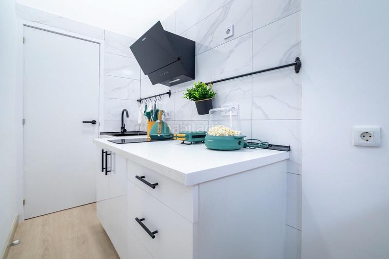 Foto 2d190dee-6aa8-4471-8660-025b9281dba3. Locale commerciale in Fuente del Berro Madrid