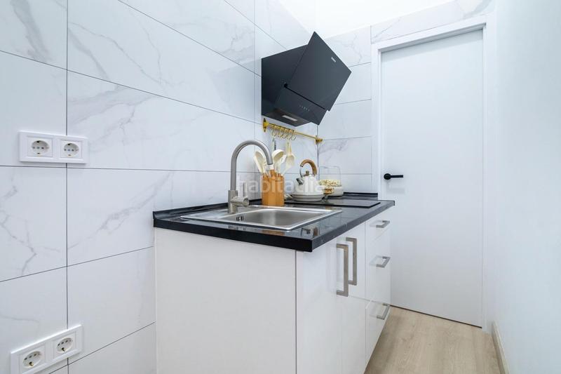 Foto 6df242f1-8935-4263-bc19-599435ca254a. Locale commerciale in Fuente del Berro Madrid