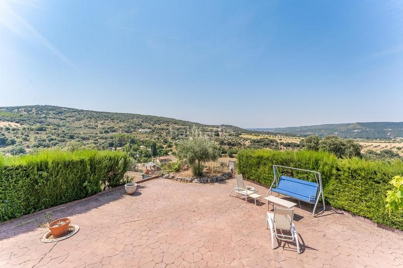 Foto 77a9ed7f-4ad3-40e1-bcd3-26b4d41ea224. Chalet avec chauffage parking dans Fuentenovilla