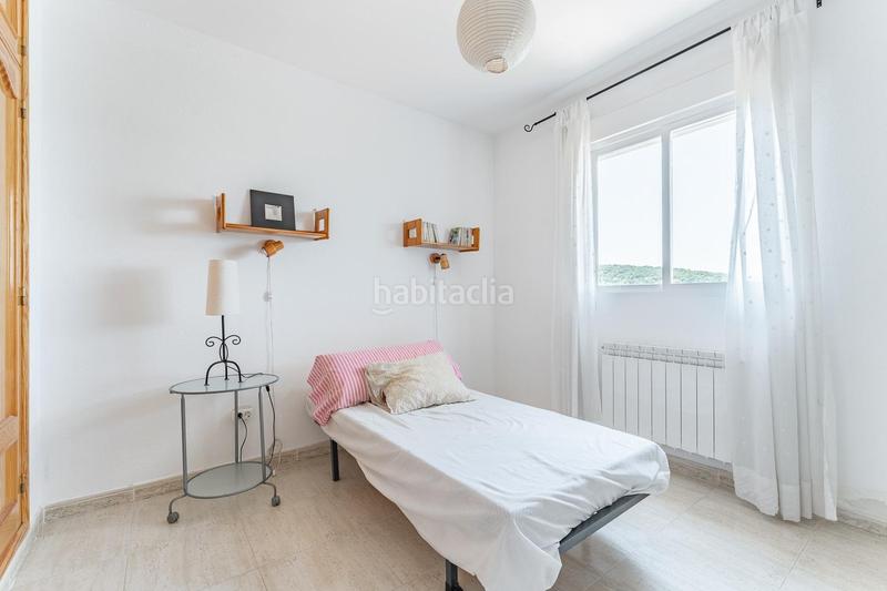 Foto f05d8996-1674-4e2b-ba01-eeefad554423. Chalet avec chauffage parking dans Fuentenovilla