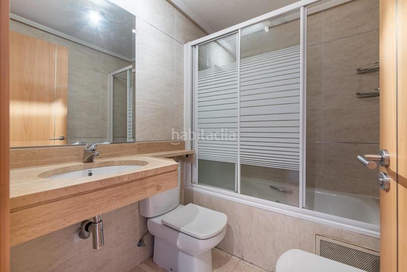 Foto 56e30f72-18c4-420b-a502-25126ec0a8f3. Etagenwohnung mit parking in Simancas Madrid