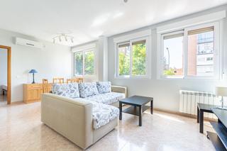 Location Appartement  Calle carlota o'neill. Apartamento moderno y luminoso de 55m con plaza de garaje y tras