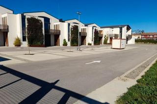 Bâtiment à usage industriel  Avinguda de catalunya 2. Nave industrial para uso comercial en montras