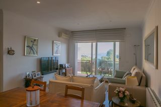 Etagenwohnung in Carrer lluís miró i plaja 6. Apartamento con vistas al mar y al castillo idealmente situado e
