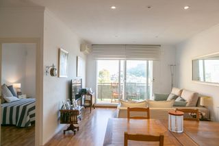 Pis a Carrer lluís miró i plaja 6. Apartamento con vistas al mar y al castillo idealmente situado e