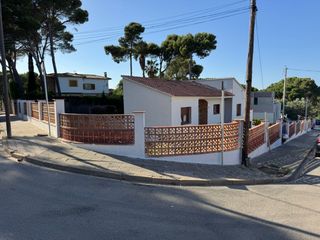 Chalet  Carrer del conill 22. Casa / chalet independiente en venta cerca de la playa de pals