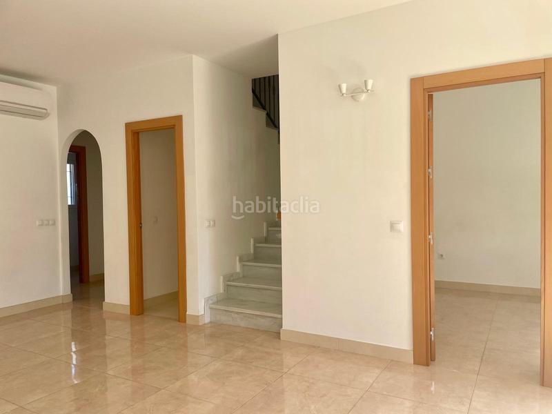Foto da89a676-ccdb-4cc0-8e6c-6c7164131cd9. Lloguer casa adossada amb calefacció aparcament a Fuengirola