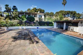Chalet à El Pinar- Palacio de Congresos. Magnífica villa independiente con vistas al mar y potencial de d