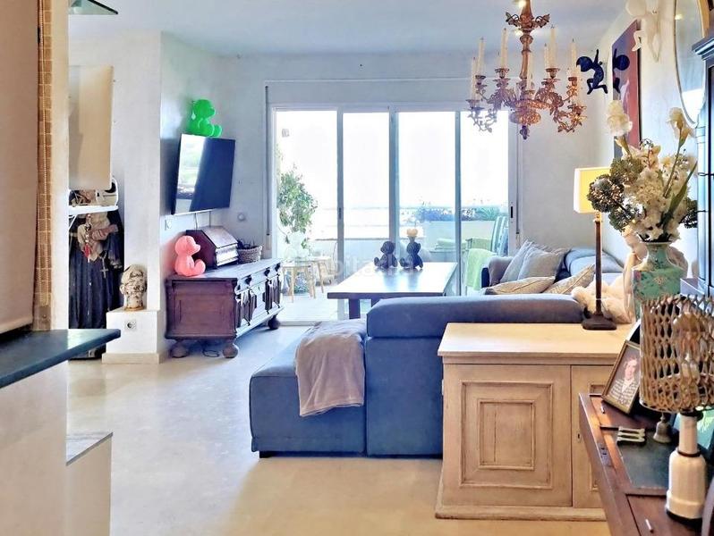 Foto 2f5bfb04-48b5-4c49-a8d1-cc1980bd7535. Apartamento fantástico apartamento en esquina con vistas impresionantes al mar, en Calahonda. en Mijas