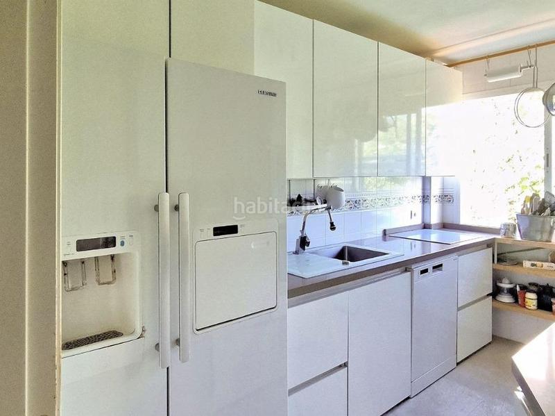 Foto 45b17445-f424-47e1-a95f-d0353ce7b749. Apartamento fantástico apartamento en esquina con vistas impresionantes al mar, en Calahonda. en Mijas