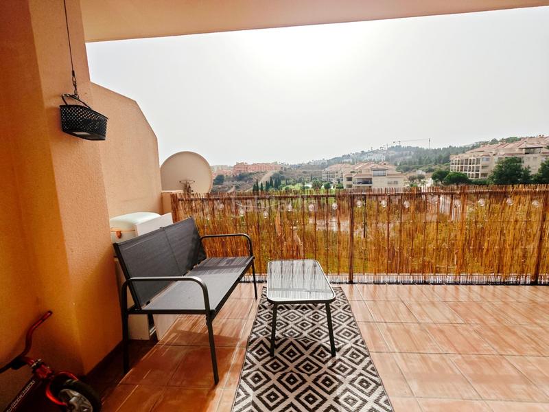 Foto 63c9ed1e-4098-4bcb-8a39-9062ad9cea54. Alquiler planta baja alquiler temporada piso 2 dormitorios, 1 baño, terraza con vistas, piscina y garaje costa en Mijas