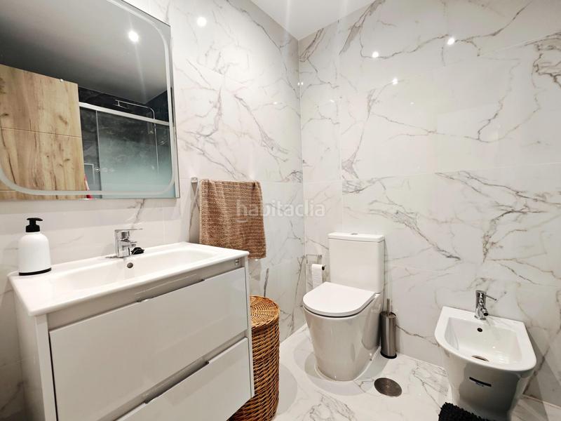 Foto 8aa5c931-b861-4eb4-aa86-24f79632d7e2. Alquiler planta baja alquiler temporada piso 2 dormitorios, 1 baño, terraza con vistas, piscina y garaje costa en Mijas