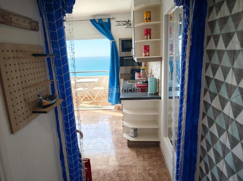 Foto 1209d1d1-7b87-4212-83cf-ed5909698b49. Estudio fantástico estudio con vistas panorámicas al mar en primera línea de playa en Fuengirola