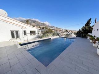 Location Chalet  Calle castaño el. Alquiler larga temporada villa independiente 4 dormitorios y 2 a