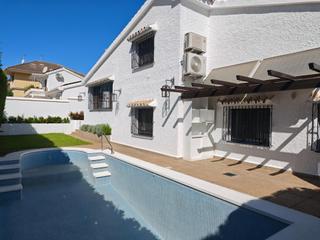 Xalet a Castillo Sohail - Myramar. Magnifica villa situado en fuengirola, en la zona sohail.