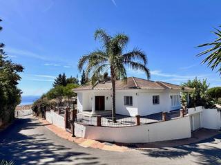 Xalet a La Capellanía - El Higuerón. Chalet independiente de lujo en benalmádena  privacidad, natural
