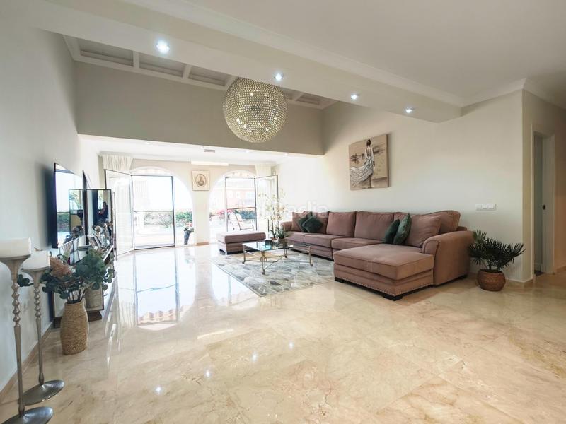 Foto 398b3de2-6ecc-46b8-bffd-7e913ad24530. Location chalet avec chauffage parking piscine dans Mijas