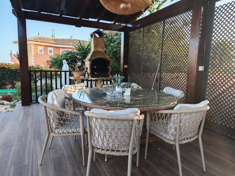 Foto 382dce46-504b-47f0-ba1a-423e8ff3a0c0. Rent chalet with heating parking pool in El Faro de Calaburra - Chaparral Mijas