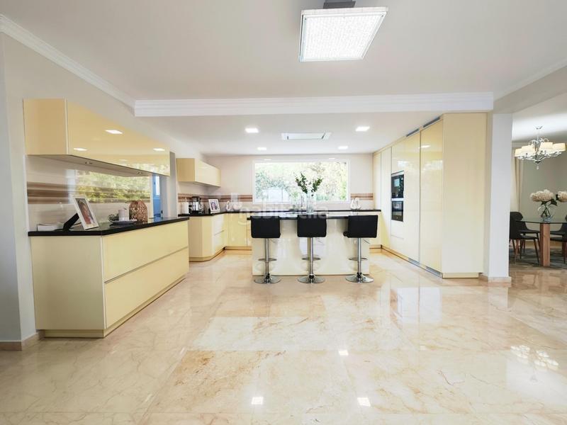 Foto eaba0bf3-b69a-4480-ab68-d8cf97a85afe. Rent chalet with heating parking pool in El Faro de Calaburra - Chaparral Mijas