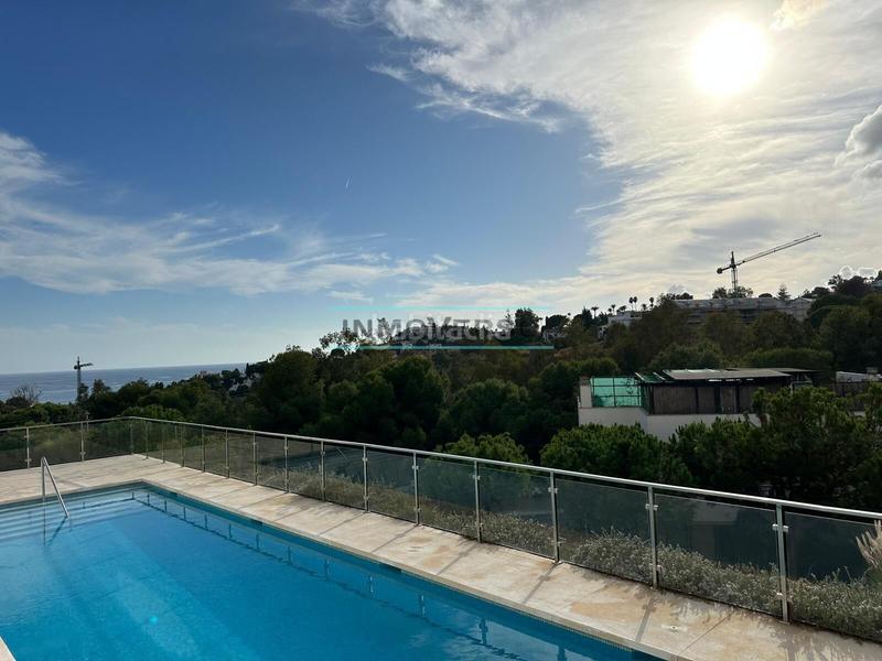 Foto 181d2983-e6d2-44f4-bd34-c5c993066218. Apartament amb aparcament piscina a Nueva Torrequebrada Benalmádena