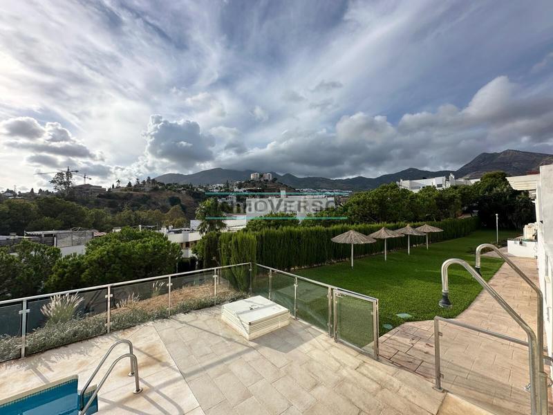 Foto 8ccd0166-dffb-4874-b943-48ec7e34420a. Apartament amb aparcament piscina a Nueva Torrequebrada Benalmádena