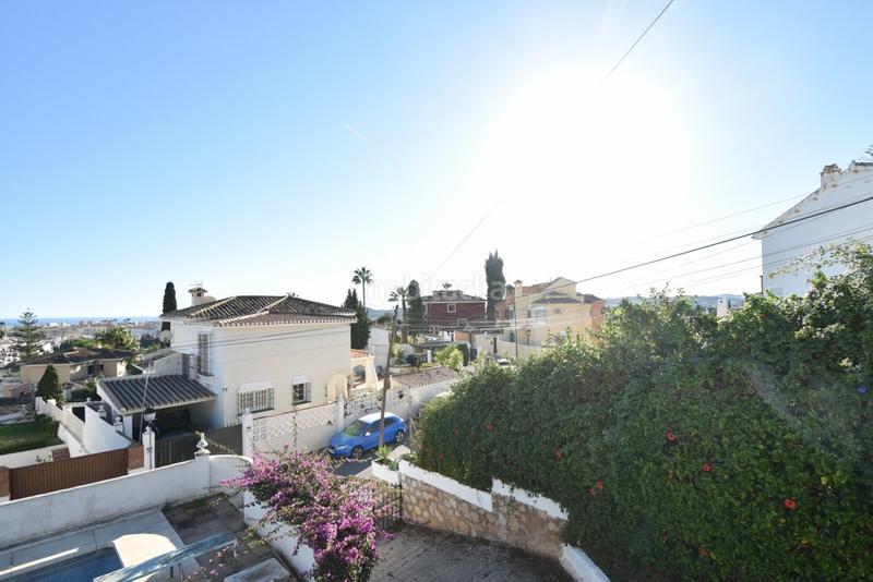 Foto 3bd31d52-ab2f-4e12-bfb1-619f68d6e708. Location chalet avec chauffage parking piscine dans Mijas
