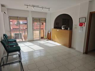 Apartament  Calle de coín. Piso en venta en fuengirola. 4 dormitorios